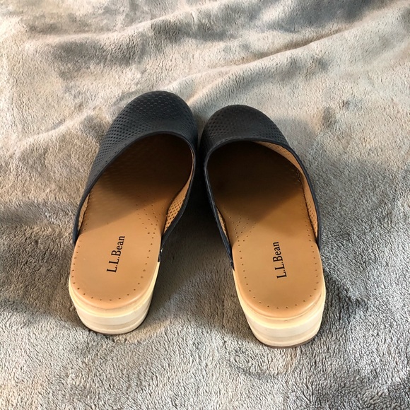 SOLD!! L.L. Bean Slip on Mules Black Clogs - Picture 3 of 4